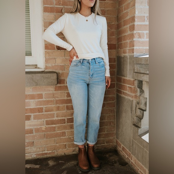 CELIO 80’s STYLE DENIM SEXY MOM JEANS:PLEATED HIGH RISE, STRAIGHT DISTRESSED LEG - Picture 4 of 16